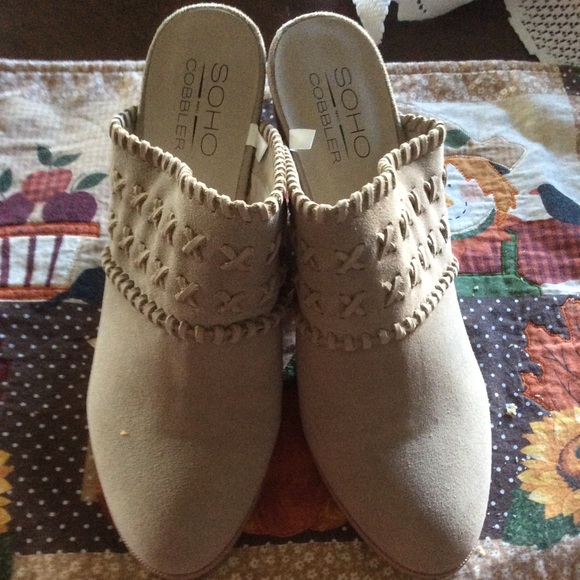 Women’s Boots. - Picture 1 of 2